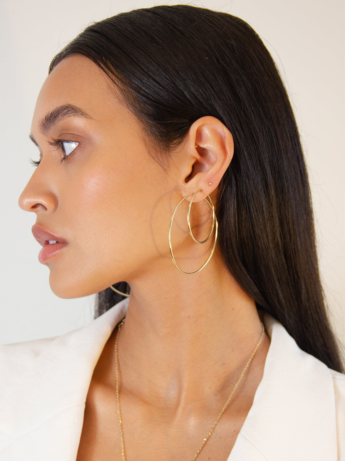 THE SMALL LIGHTWEIGHT HOOPS