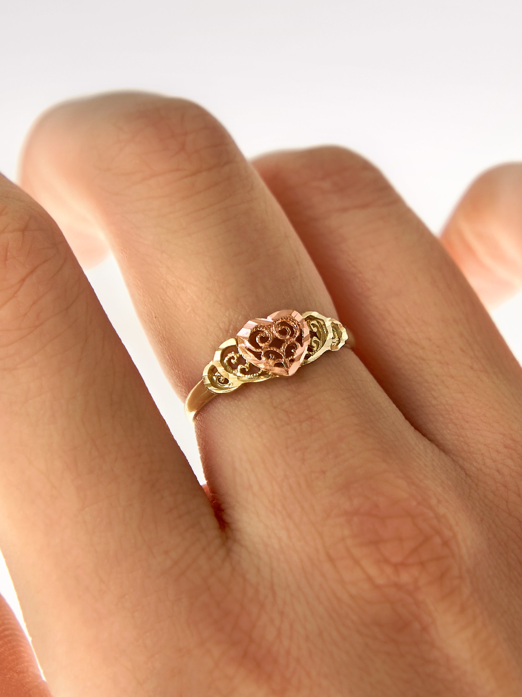 THE LACY HEART RING