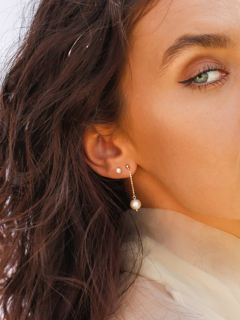 THE PEARL AND CHAIN DROP EARRINGS