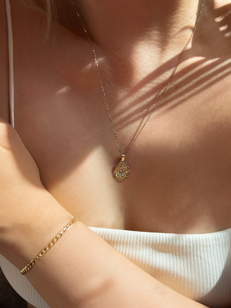 THE FLOWER PORTRAIT NECKLACE