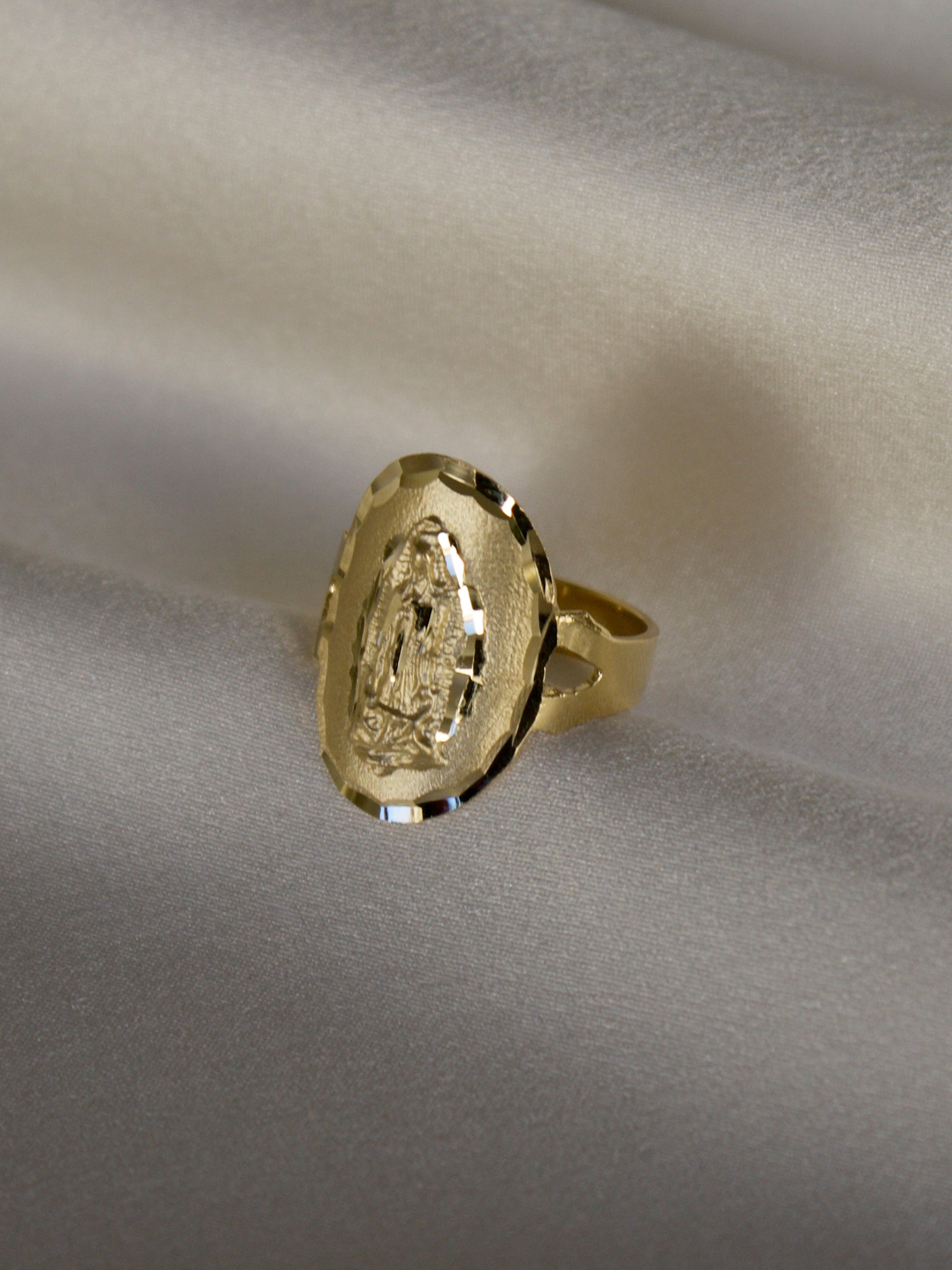 THE GUADALUPE RING