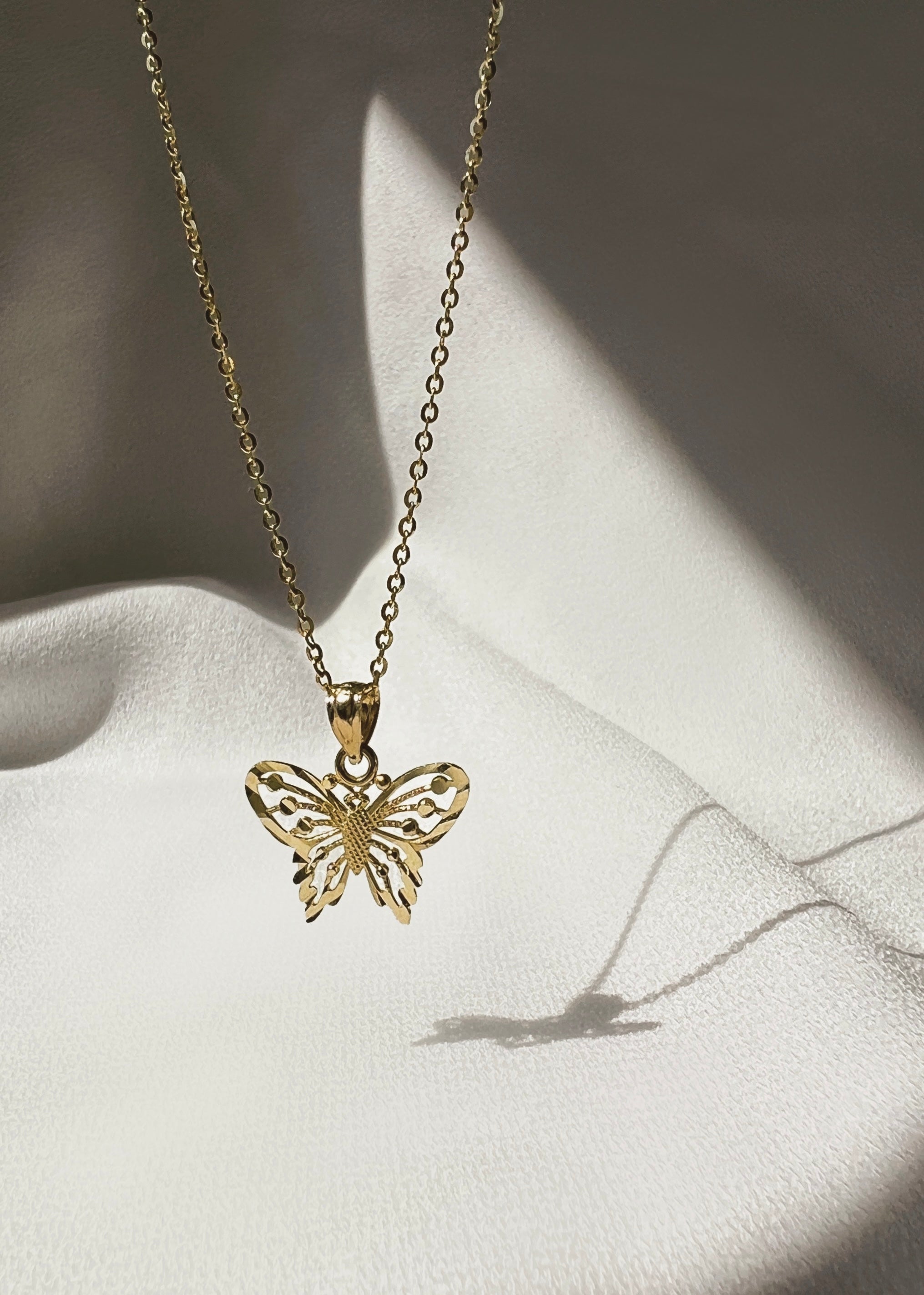 alliciante 14k gold butterfly pendant necklace