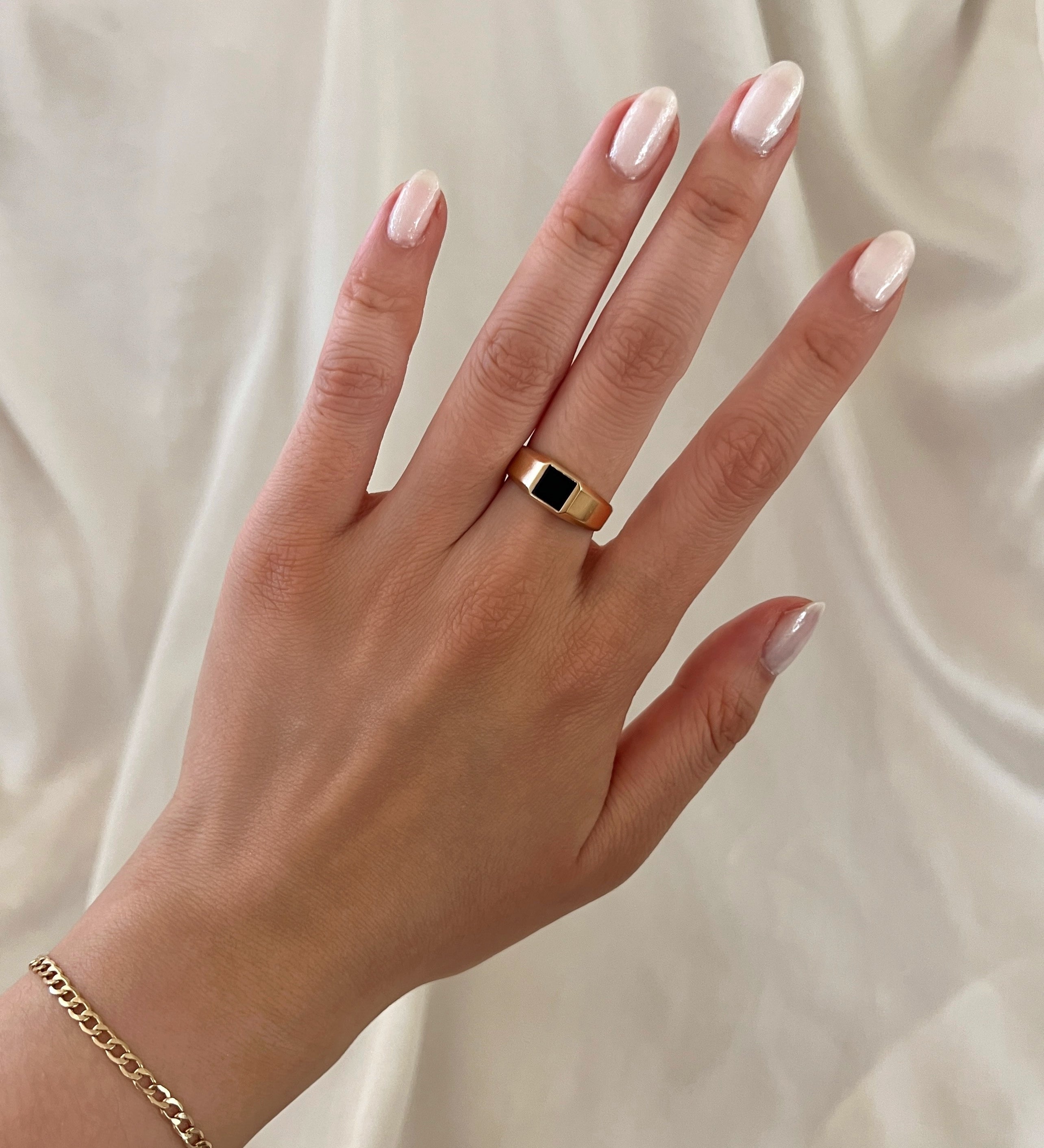 alliciante 14k gold the onyx signet ring