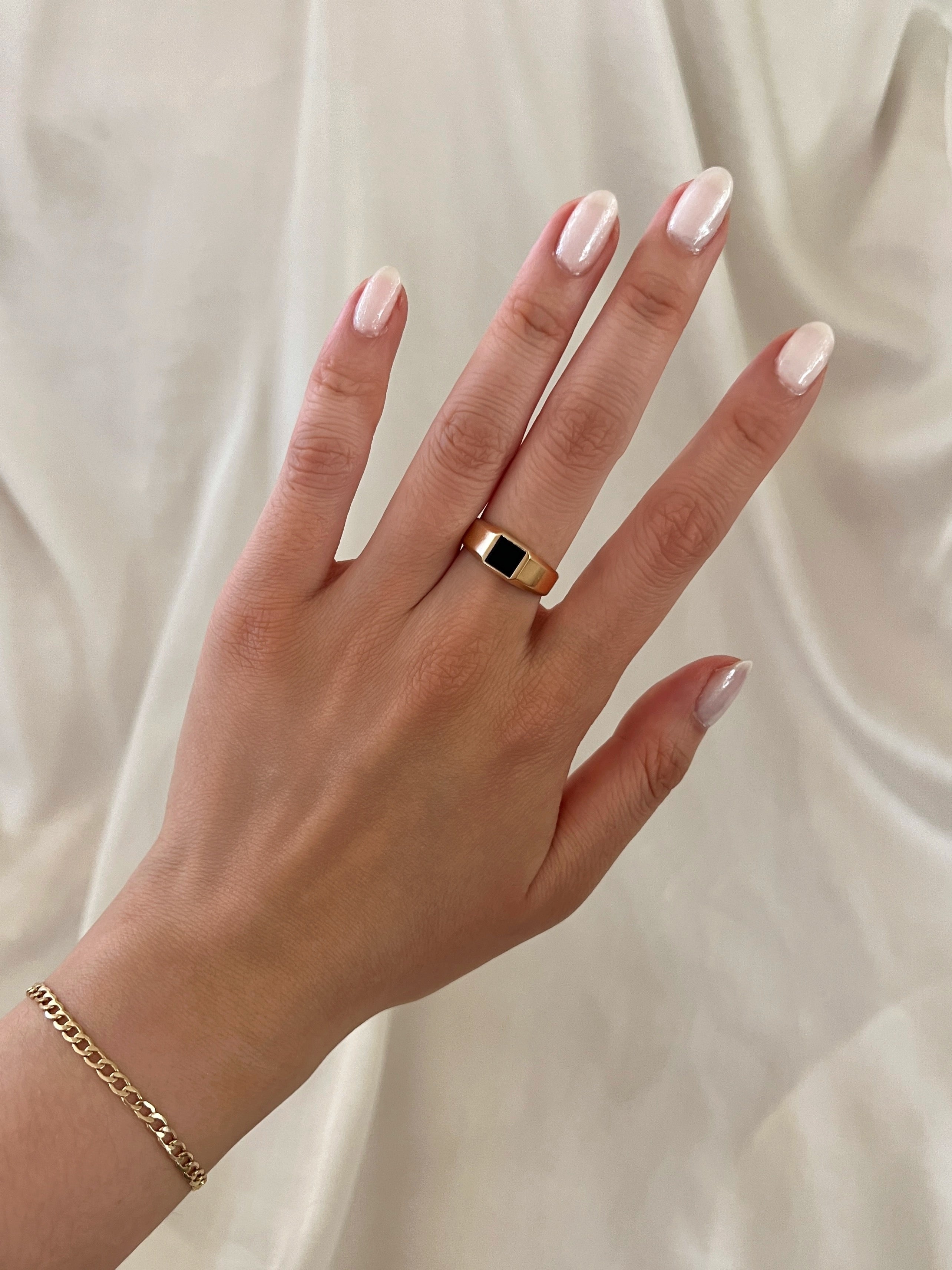 alliciante 14k gold the onyx signet ring