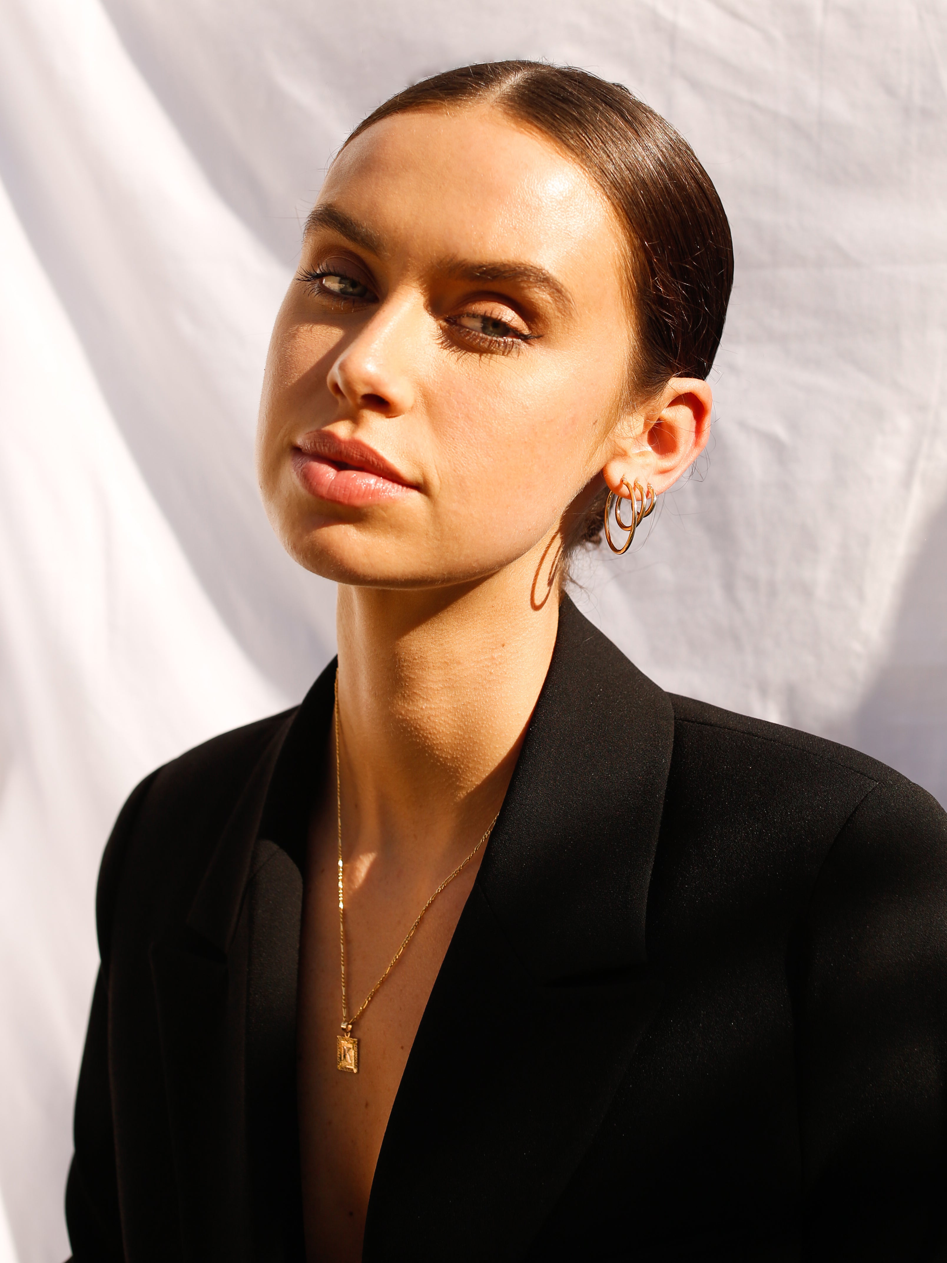 alliciante 14k gold the framed initial pendant necklace